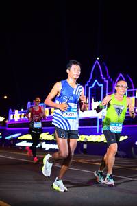 BIB: 42211, 40073
                            <button type="button" onclick="openModal(22863118)" class="btn btn-primary btn-sm float-right btn-popup" data-toggle="modal" data-target=".modal-high-quality">
                        <i class="fas fa-shopping-cart"></i> Add to Cart
                    </button>
                                            <button type="button" onclick="isThisMe(22863118, true)" class="btn btn-success btn-sm float-right btn-popup btn-isme hidden" data-toggle="tooltip" data-placement="bottom" title="นี่คือรูปของคุณใช่ไหม คลิกที่นี่เพื่อเอาเข้าอัลบั้ม">
                        <i class="fas fa-plus"></i> Add to album
                    </button>
                    <button type="button" onclick="isThisMe(22863118, false)" class="btn btn-warning btn-sm float-right btn-popup btn-isnotme hidden">
                        <i class="fas fa-ban"></i> Remove from album
                    </button>